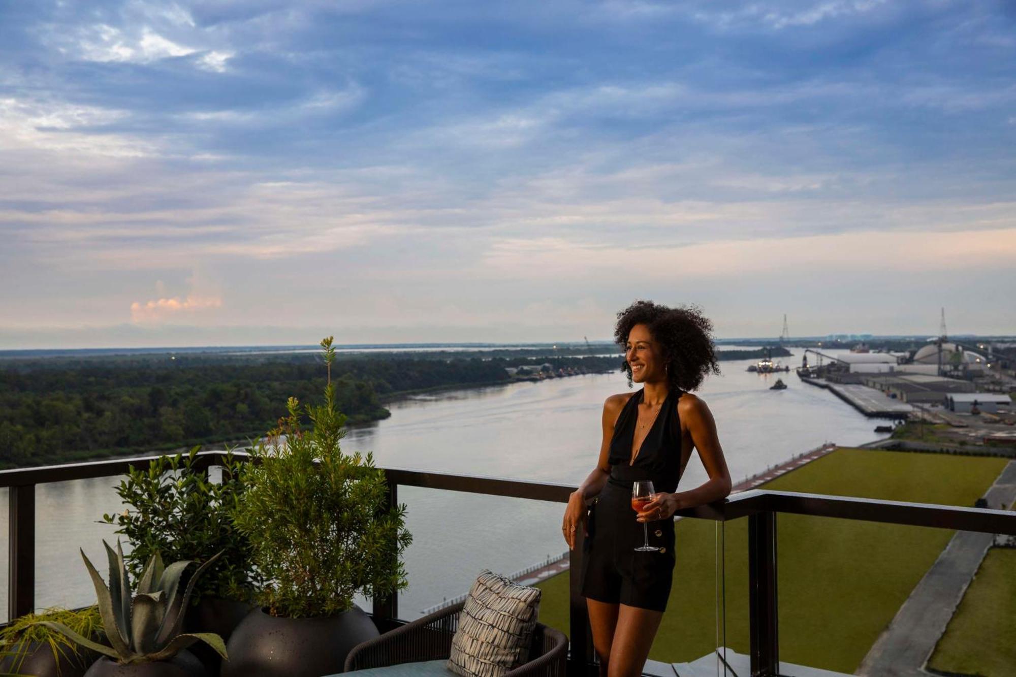 Thompson Savannah, By Hyatt Exterior photo