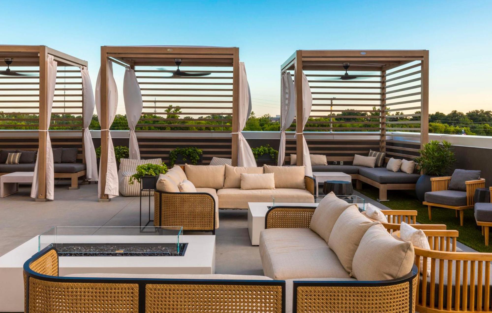 Thompson Savannah, By Hyatt Exterior photo